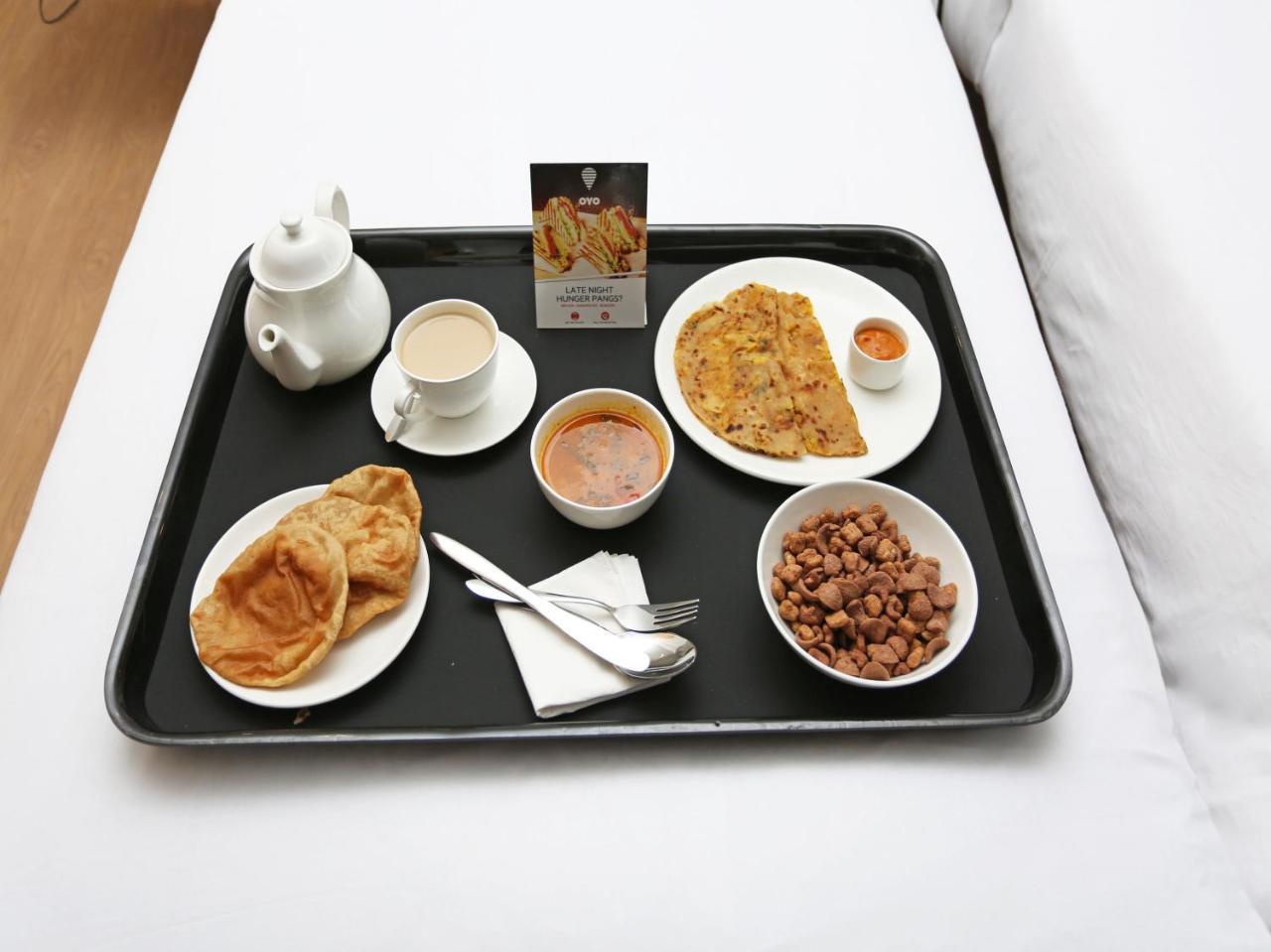 Capital O 10212 Hotel West Willows Xanadu 콜카타 외부 사진